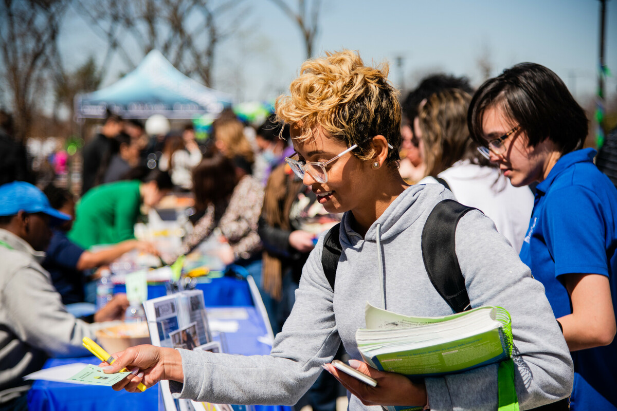 Students learn about Collin College opportunites at ShamrockFest